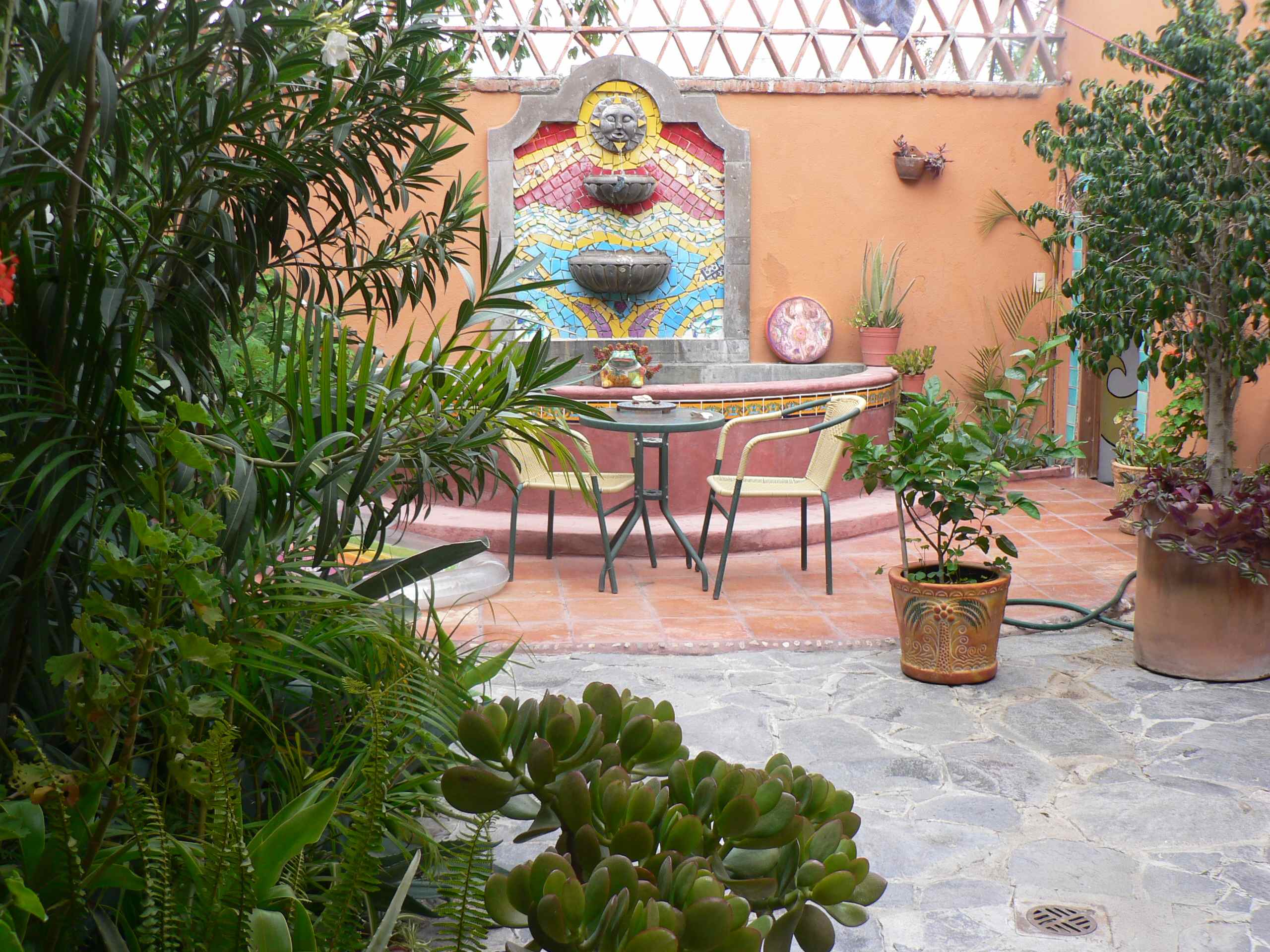Casa with Courtyard Fountain, Gardens and Balcony
