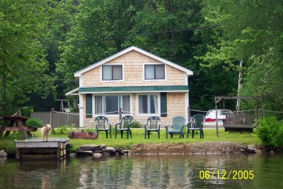 Three-Season Cottage on a Small Scenic Lake