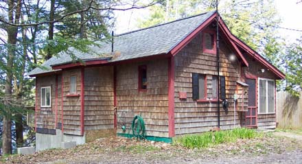 Cottage on Lake Iroquois, Near Burlington